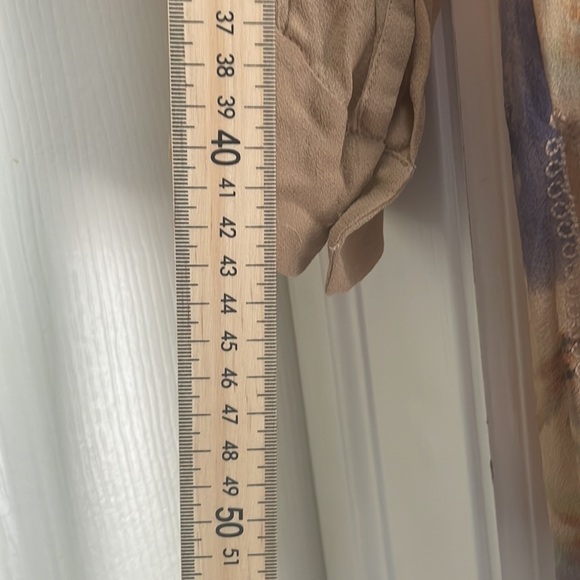 Aritzia - Wilfred - Flowy 100% Silk Top - 3/4 Sleeves - Tan - XXSmall - Picture 6 of 7